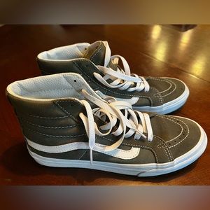 High top vans in olive green. Women’s size 8